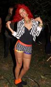 th_16481_Rihanna_shoots_Whats_My_Name_in_NYC_178_122_242lo.jpg