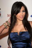 Kim Kardashian (Ким Кардашьян) - Страница 7 Th_41275_kimkardashian_mmsbw_ccbe_1_122_251lo