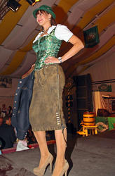 th_609435490_tduid300220_Fesche_Madln_im_Dirndl_zum_Neuntn_010793_123_342lo.jpg