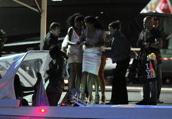 th_297287350_RihannanightoutinSaintTropez21.7.2012_48_122_377lo.jpg