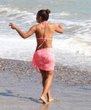 th_17999_KUGELSCHREIBER_Christina_Milian_hangs_out_on_the_beach_with_friends125_122_386lo.JPG