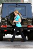 http://img193.imagevenue.com/loc428/th_75696_celeb-city.org_Hilary_Duff_candid_gas_station_LA_06-10-2008_020_123_428lo.jpg
