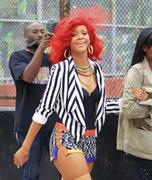 th_95975_Rihanna_shoots_Whats_My_Name_in_NYC_251_122_430lo.jpg
