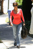 th_71180_Halle_Berry_visits_a_friend_in_the_Hollywood_Hills_28_122_432lo.jpg