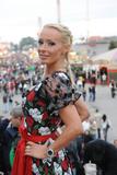 th_00188_Cora_Schumacher_-_Oktoberfest_2008-004_122_433lo.jpg