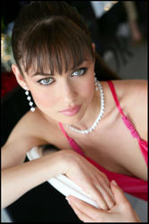 th_14049_OlgaKurylenko_BenjaminDecoinPhotoshoot1_122_511lo.jpg