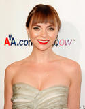 http://img193.imagevenue.com/loc189/th_03269_ChristinaRicci_9th_elton_john_aids_gala_017_122_189lo.jpg