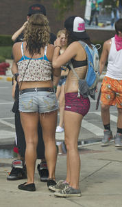 Spying Teen Girls Peeing Outdoors t4ivwc6pem.jpg