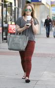 http://img193.imagevenue.com/loc593/th_968742671_Hilary_Duff_Out_and_about_after_Pilates_Class12_122_593lo.jpg