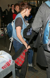 http://img193.imagevenue.com/loc92/th_953214264_KSTEWARTFANS01161414_122_92lo.jpg